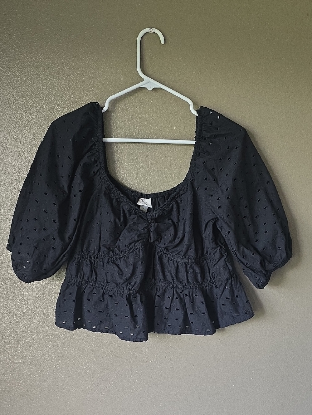 Eyelet Puff-Sleeve Peplum Romantic Modern Milkmaid Scalloped Embroidary Blouse